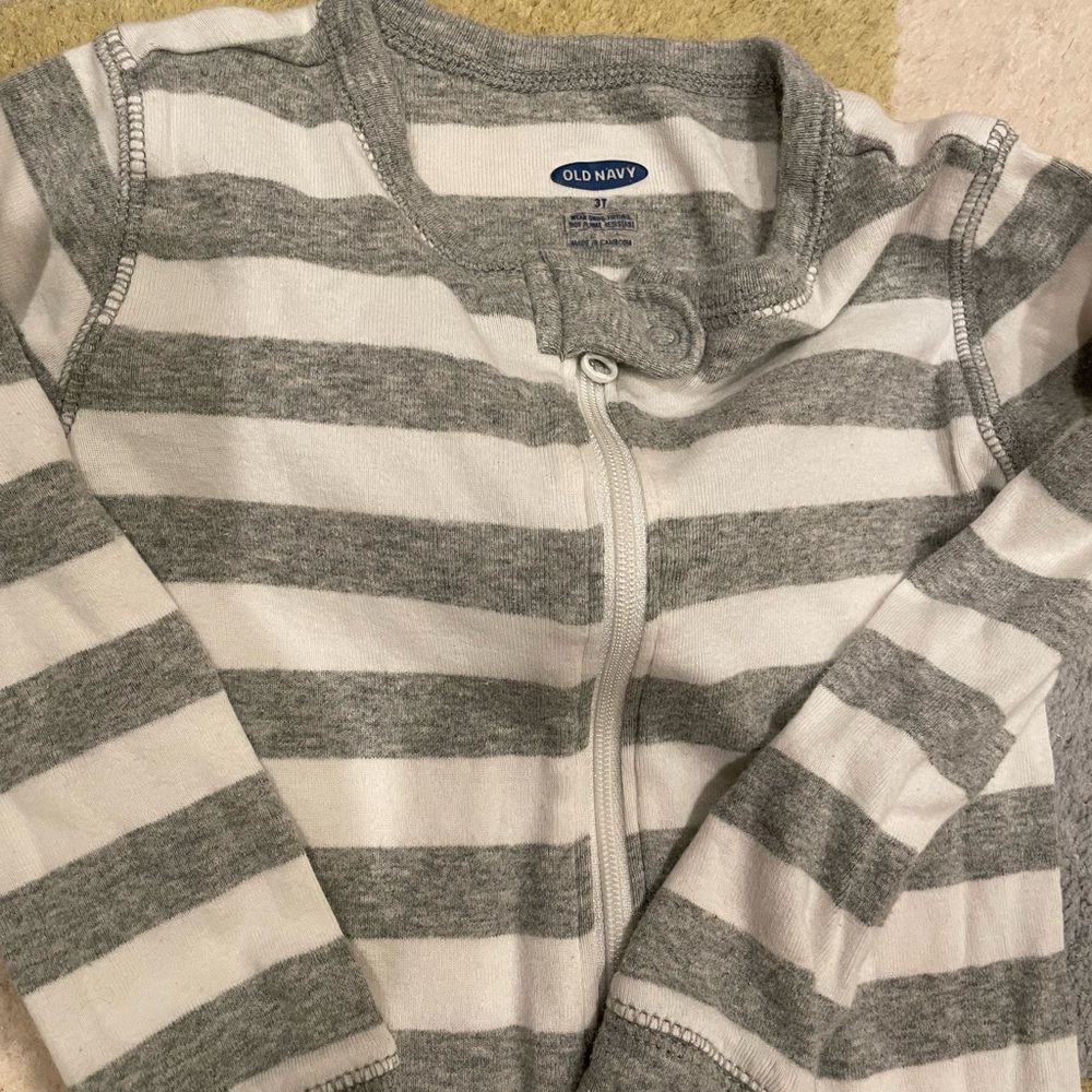 Pair of onesie jammies - Picture 3 of 10